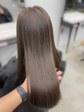 フォンズ(FONS) 透明感オリーブグレージュ/艶カラー/赤味なしカラー/表参道