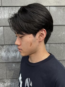 ヒュイル バイ ニアウ(Hwyl by Niau) メンズマッシュセンターパートスパイラルパーマニュアンスパーマ