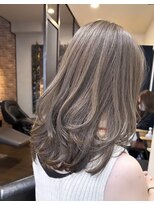 ハーツ(Heart's)&nbsp;白髪ぼかしハイライト×くすみベージュ