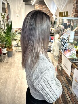 ルーナヘアー(LUNA hair) 軽めロング　グレージュシャドールーツ