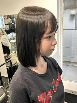 ココ 本八幡(KOKO) ぱっつん前髪イメチェンオリーブグレージュ丸みボブ