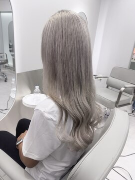ラニシス ヘアー(Lanisis Hair) ハイトーンシルバー