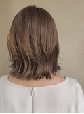 カーキベージュ×外ハネボブ