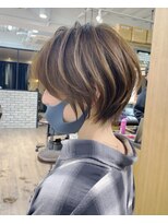アヴァロン(AVALON) 30代/40代/50代・絶壁解消・小顔前下がりショートボブ【中村】