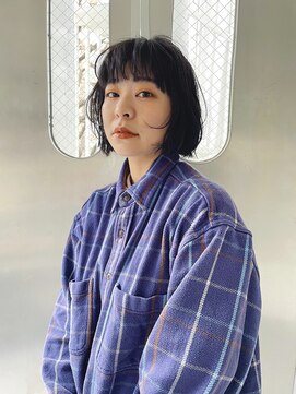 シー(thee) 黒髪ボブ