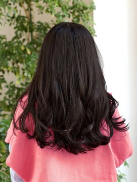 オルガ(orga) カールが綺麗なロングヘア