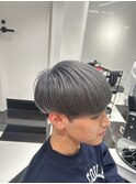 シルバーマッシュ(刈り上げツーブロックハイトーンブリーチ)