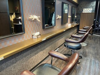 アムールヘアーの写真/お客様ひとりひとりの時間を大切に。初めての方でもリラックスできるリビングのような空間です！