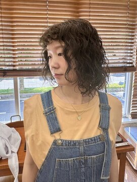 シータ(CITA) ミディアム×強めパーマ