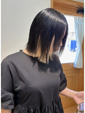 ロッソフィーロ(Rosso Filo) 黒金インナーカラー Instagram【@dai_n29】