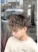 大分メンズメッシュツイストスパイラルシャドウパーマショート