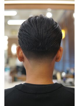 ザ チョップ ショップ ハラジュク(THE CHOP SHOP HARAJUKU) テーパーフェード／原宿バーバー／メンズカット／眉毛カット