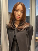 モンルル プル(mon loulou + plus)&nbsp;レイヤーカット、顔まわりレイヤー、透明感カラー