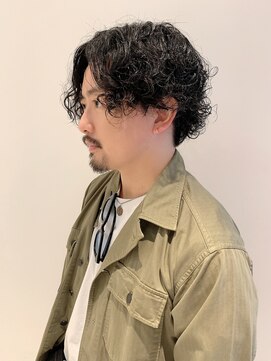 アルト(Alto) 無造作カールセミマット×前下がりセンターパートボブ