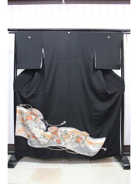 ルナクレセント (Luna crescent) 留袖MT-10 ¥11000~(着付料込み)