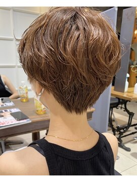 グリーン 表参道(green) 【KANA】シルエットすっきり・ショート×ニュアンスパーマ