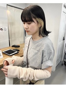 チーカ(chica) インナーカラーブルーブラック×ホワイトベージュ