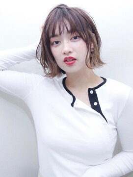 メノン 茨木店(Menon) 大人ガーリー インナーカラー 外ハネボブ 似合わせカット