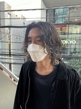 ピープスアンドスー 表参道 渋谷(Peeps&Suu.) メンズ　センターパート　ウルフ　パーマ　カット