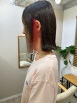 リノショアーズ ショウナン 辻堂店(RinoShores SHONAN)&nbsp;外ハネくびれミディ/イヤリングカラー/インナーレッド