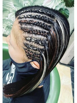 マドゥーズ ヘアショップ(Madoo's hair shop) クォーターコーンロウ