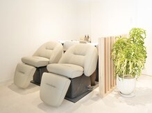 フィーユアンウル 梅田茶屋町(fille en uru.)の雰囲気（フルフラットなシャンプー台で至高のシャンプー体験を♪♪）