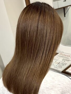 ルイ(ROUIS produced by LUCK 津田沼) ROUIS 津田沼 ベージュ×ハイライト