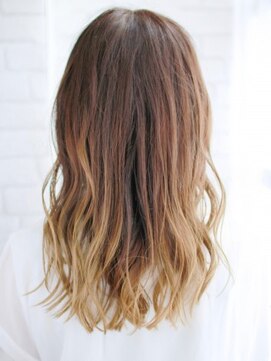 ヘアメイク ナル(hair make nalu) ショートバングのミックスカールスタイル