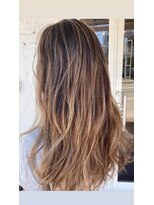 エルモ(ELMO)&nbsp;夏らしいバレイヤージュ