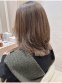 外ハネボブルフくびれヘア大人ココアベージュ段カットアラフィフ