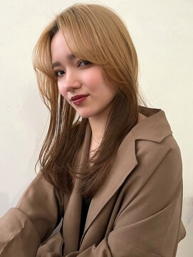 シーン(SCENE) ベージュカラー　顔周りレイヤー　グラデーション【天神/今泉】