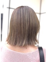 ウィロー(WILLOW)&nbsp;【WILLOW京橋】オリーブベージュ×切りっぱなしボブ(森光みやび)