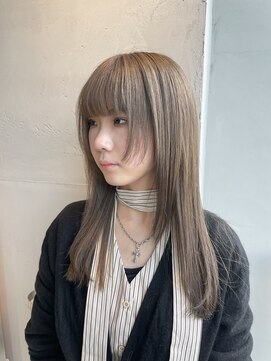 ロングレイヤー×グレージュカラー