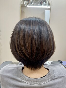 アンジュール コロレ(1//jour colore) お手入れ簡単くびれショート