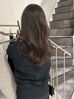 カミエ(kamie)&nbsp;グレージュロング×くすみ感を引き出す上質カラー