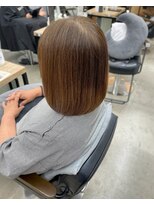 ボルジェ(Bolge) ミルクティーブロンドまとまるボブ