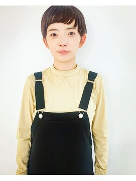 ヨハ ク マッシュオン眉ショート