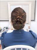 スッキリまとめたアップスタイル