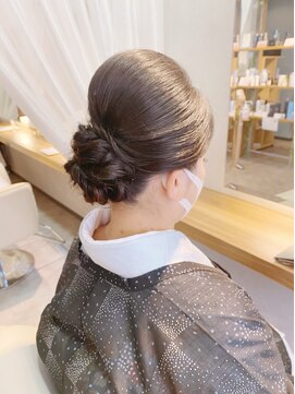 ララルーモ(LaLarOomo) 和装シニヨンスタイル