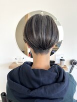 アノネ(anone)&nbsp;刈り上げショート×髪質改善ハイライト