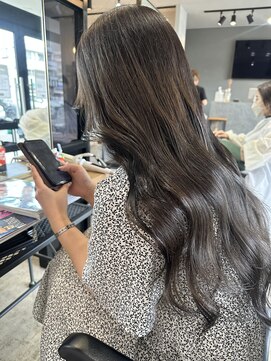 ヘリム(HELIM) 美髪レイヤー薄めバングデザインカラーオリーブ美髪黒髪