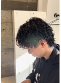 ツーブロック波巻きスパイラルパーマメンズウルフ