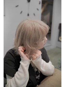 アザー(o. the .r) ホワイトベージュ