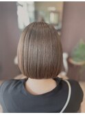 イルミナカラー オリーブベージュ 大人ボブ