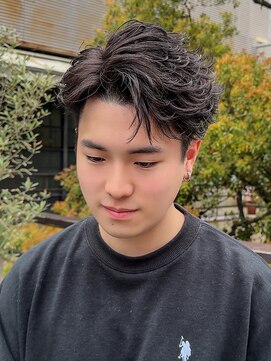 ビューシンサイバシ(VIEW SHINSAIBASHI) かきあげフェザーショート