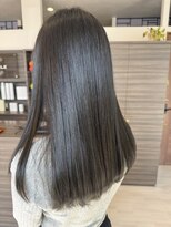 ヘアーズ マーブル(hairs MARBLE) 旬の透明感カラー。光で変わるブルーグリーン