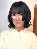 ロティー(loty)&nbsp;ボブ 顔周りレイヤー ウェーブヘア 暗髪 アッシュ 10代20代