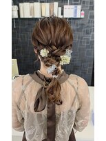 リール(THE RIRE.) *THERIRE. 結婚式お呼ばれ×編みおろしポニー*