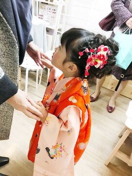 ロカット サロン(Roquat Salon) キッズ七五三着付けとふわふわアレンジ【ヘアアレンジ　立川】