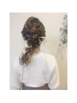 キキ 美容室(KIKI)&nbsp;編みおろしアレンジ★